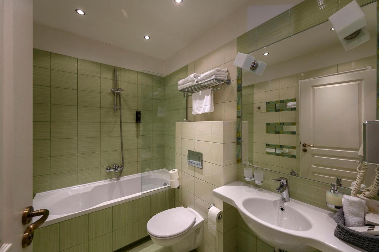 Hotel Zelena Marina 弗尔赫拉比 外观 照片