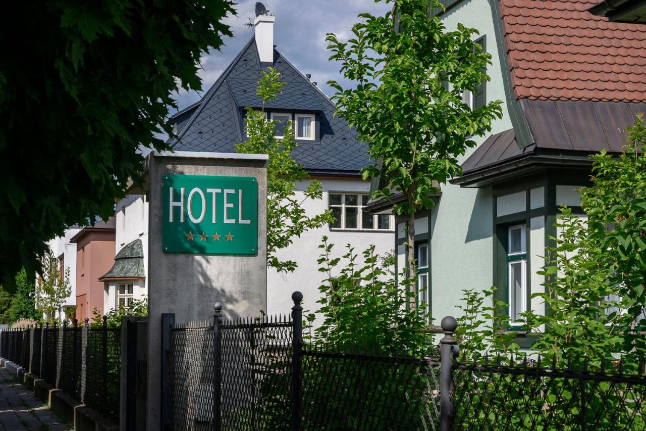 Hotel Zelena Marina 弗尔赫拉比 外观 照片